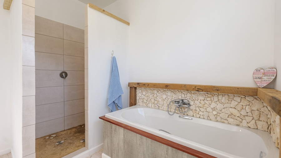 4 Bedroom Property for Sale in Suiderstrand Western Cape